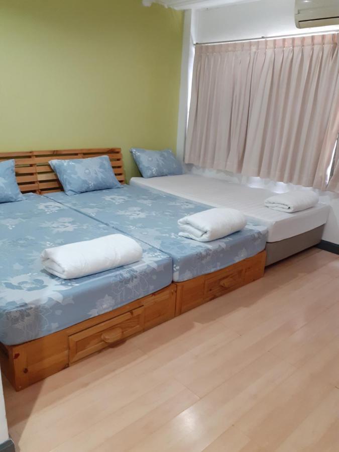 Baansu Hostel Bangkok Esterno foto