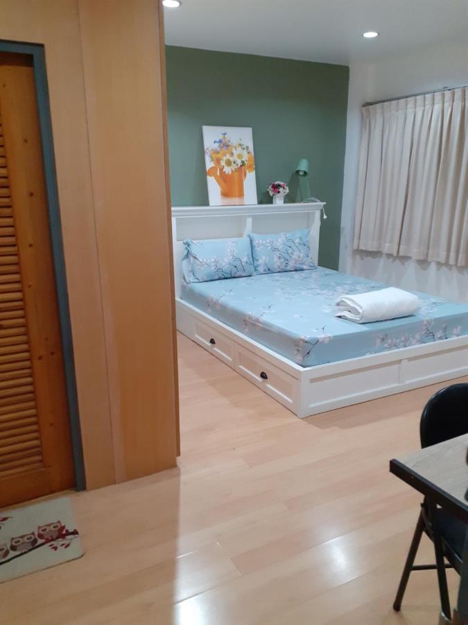 Baansu Hostel Bangkok Esterno foto