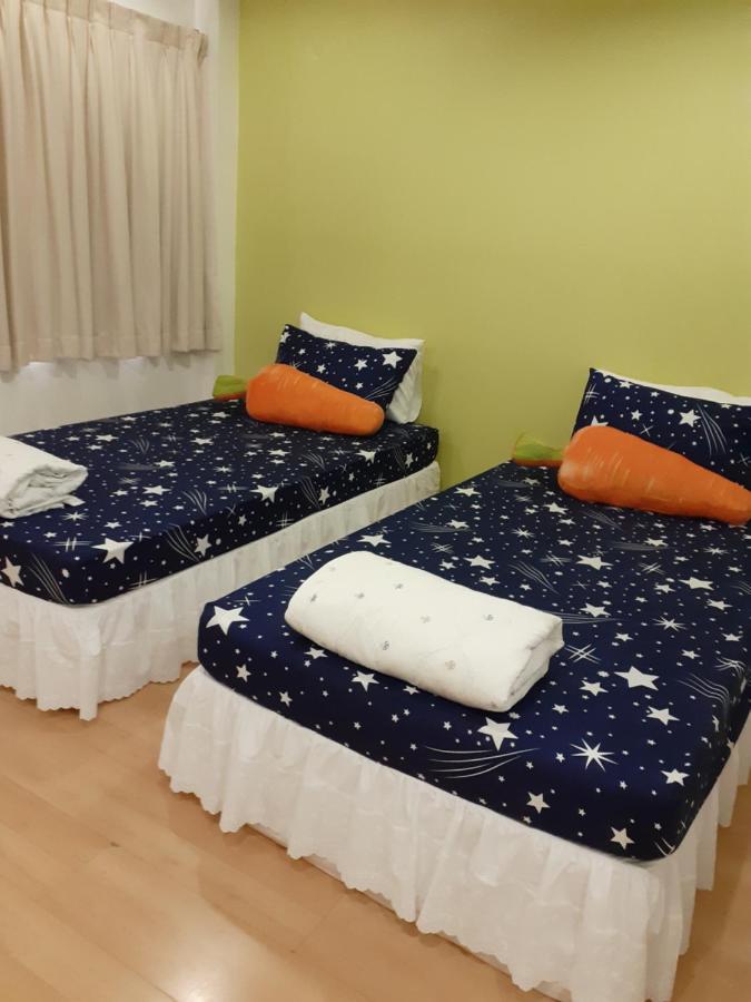 Baansu Hostel Bangkok Esterno foto