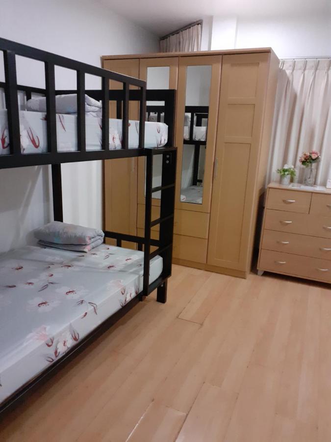 Baansu Hostel Bangkok Esterno foto